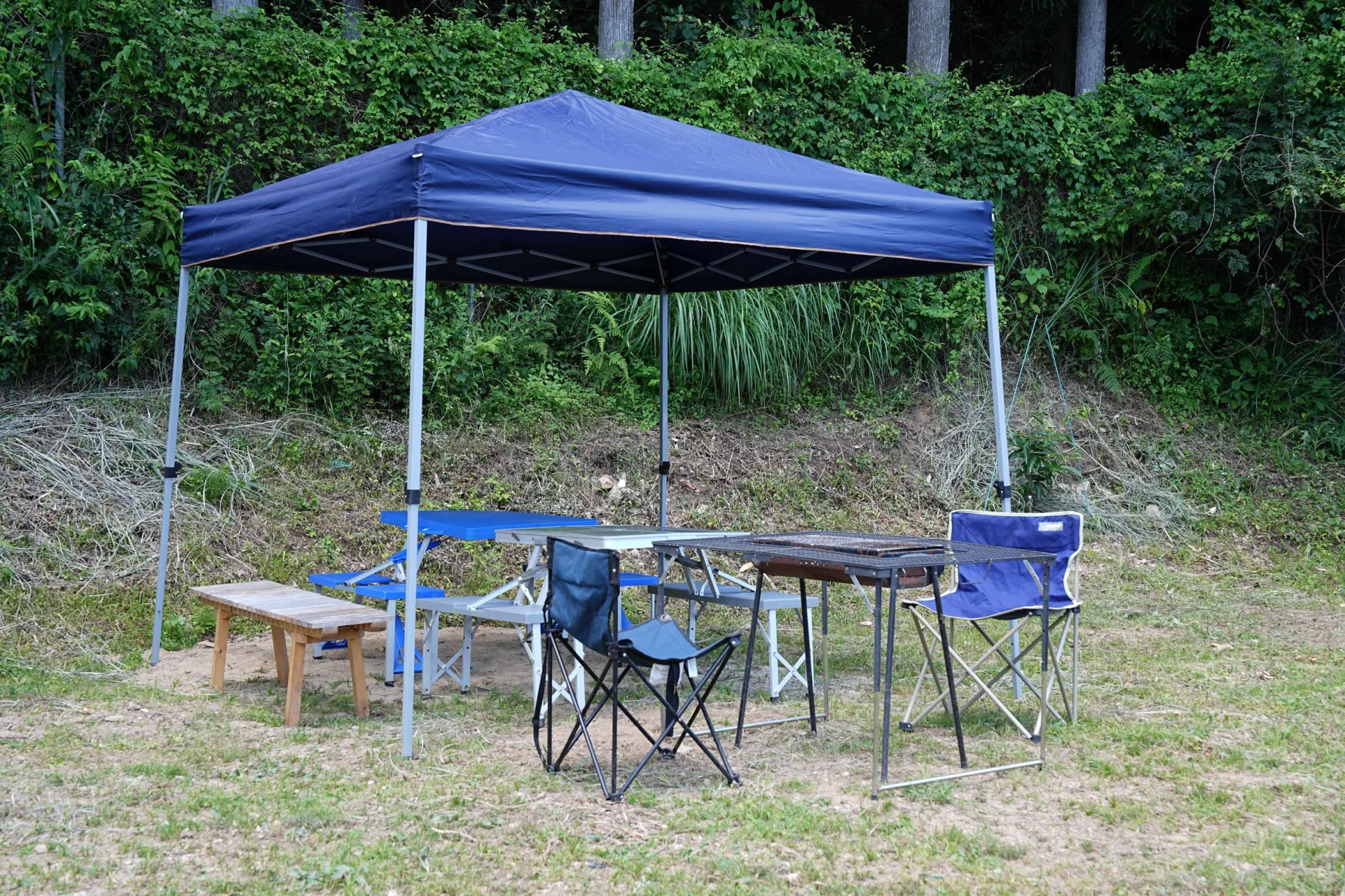 里山でBBQを楽しめる屋外スペース